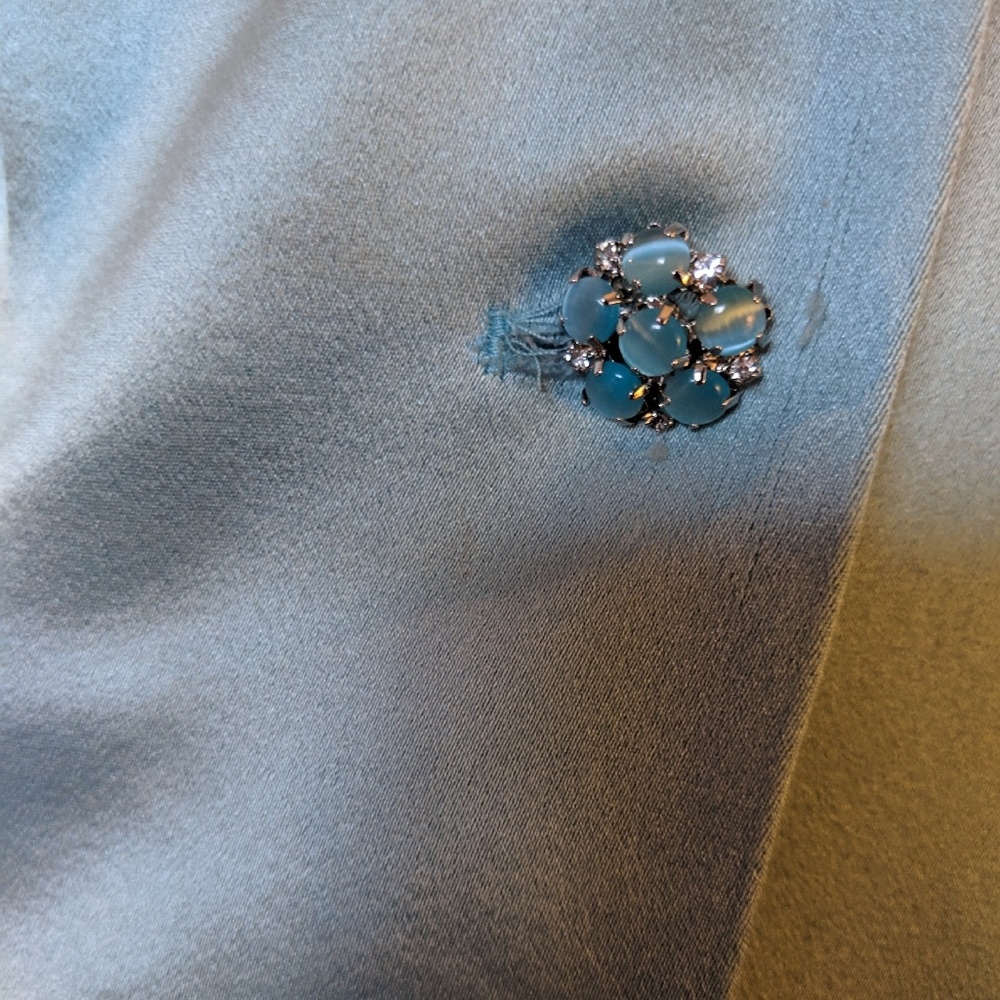 Albert Nipon - image 4